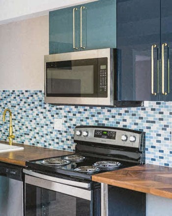 White Swan Apartments Kitchen